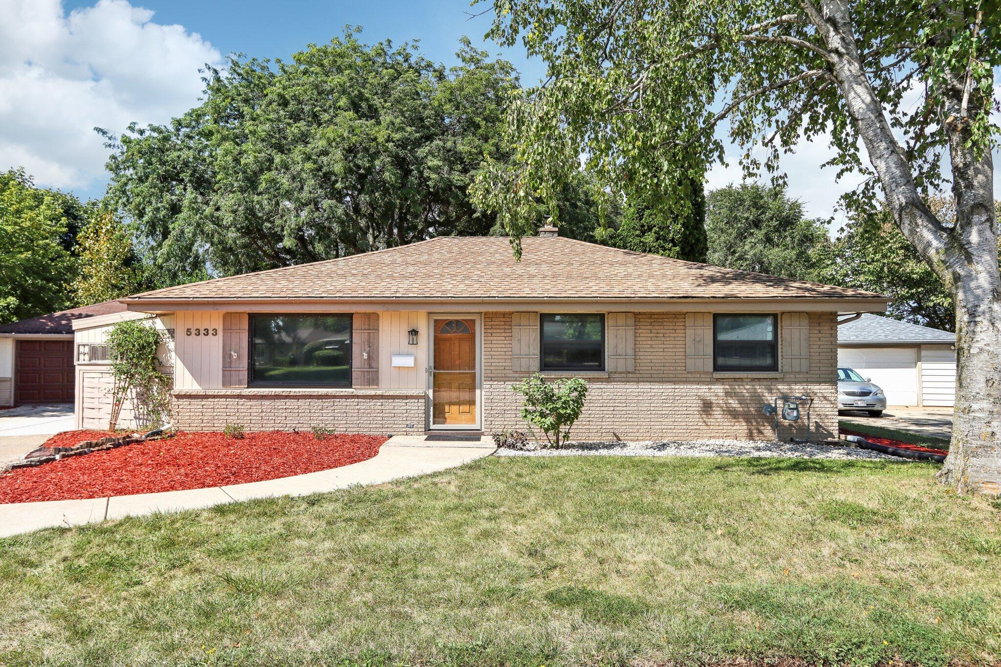Merrill Ave, Cudahy, WI 53110