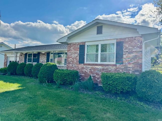 1719 Linwood Dr, House other with 4 bedrooms, 2 bathrooms and null parking in Bedford IN | Image 4