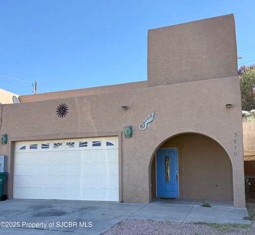 3810 N Butler Ave, Farmington, NM, 87401-2366 | Card Image