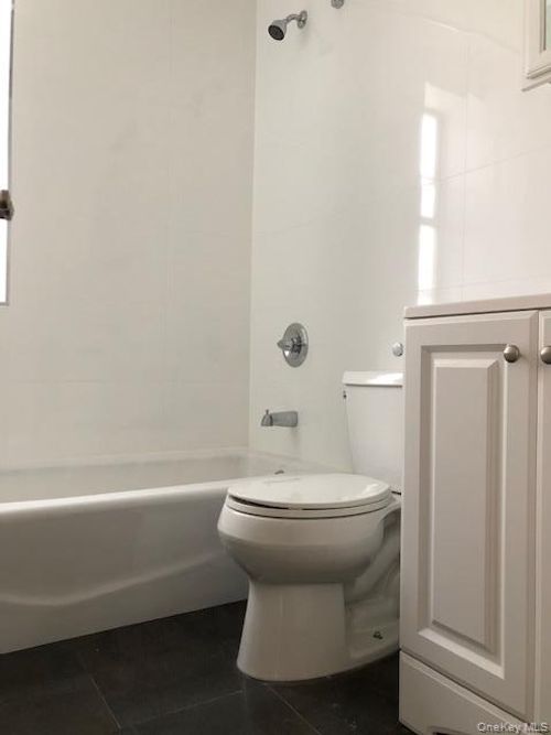 apt-306-623 Central Ave, Cedarhurst, NY, 11516-2204 | Card Image