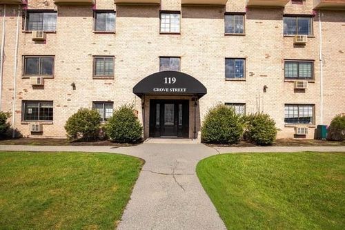 245-119 Grove St, Rockland, MA, 02370-2355 | Card Image