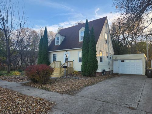 301 W Saratoga St, Marshall, MN, 56258-1237 | Card Image