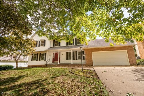 2044 Longfellow St Ne, N Canton, OH, 44721-2500 | Card Image