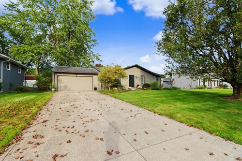 685 North Satinwood Circle, Mansfield, OH, 44903 | Card Image