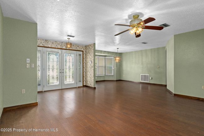 2318 Evenglow Ave, House other with 3 bedrooms, 2 bathrooms and null parking in Spring Hill FL | Image 10