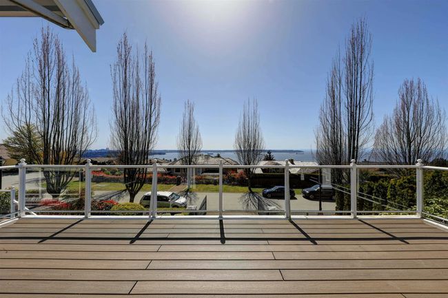 2323 Orchard Lane, House other with 6 bedrooms, 5 bathrooms and 4 parking in West Vancouver BC | Image 2