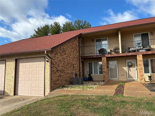 247 Caballeros Blvd, Belleville, IL, 62221-3179 | Card Image