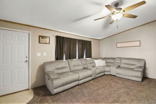 372 Holly Glen, Monroe, MI, 48161 | Card Image