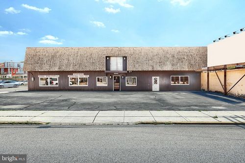 750 E Philadelphia St, YORK, PA, 17403-1609 | Card Image