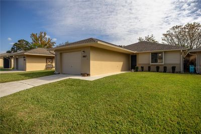 10817 Se 51 St Avenue, Townhouse with 2 bedrooms, 2 bathrooms and null parking in BELLEVIEW FL | Image 2