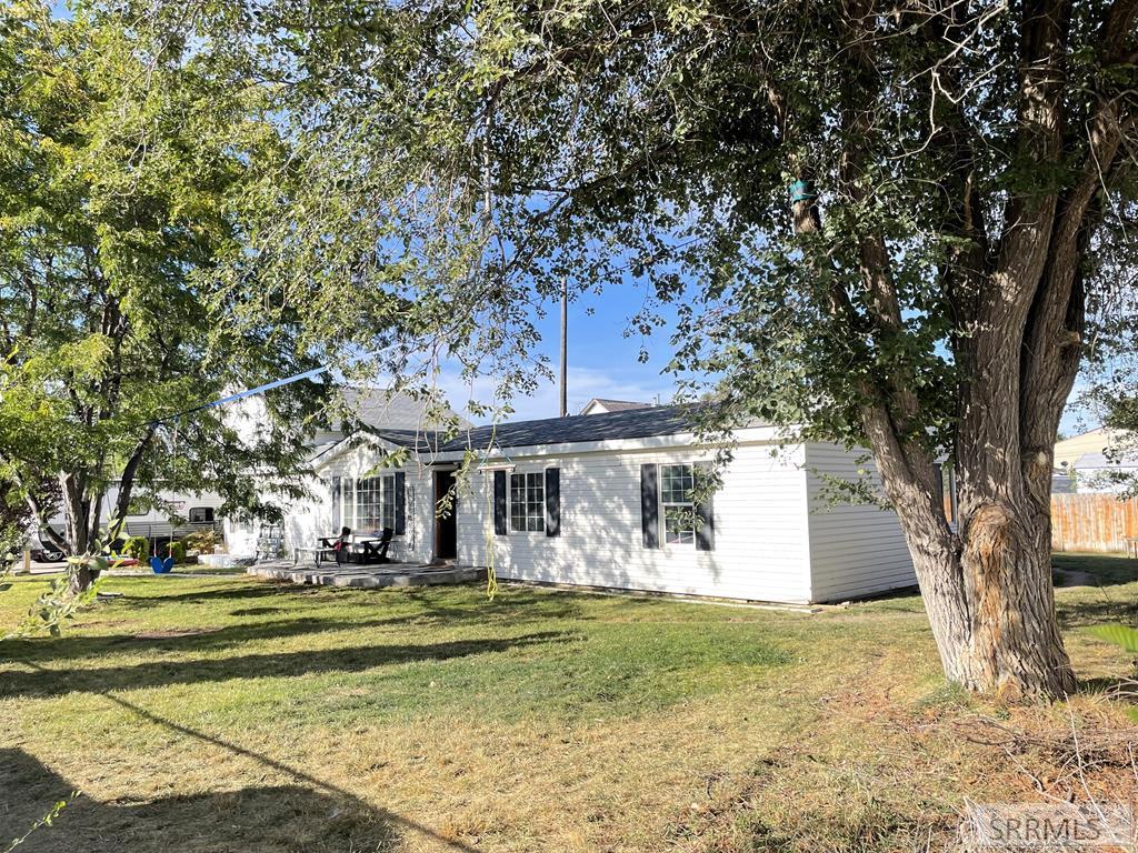 Francis St, Blackfoot, ID 83221