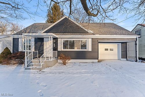 136 Wise Avenue Se, North Canton, OH, 44720 | Card Image