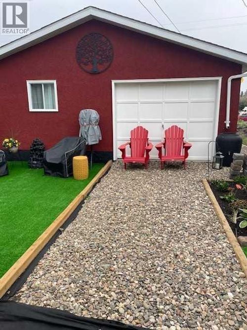 4817 45 St, Lloydminster, SK, S9V0H8 | Card Image