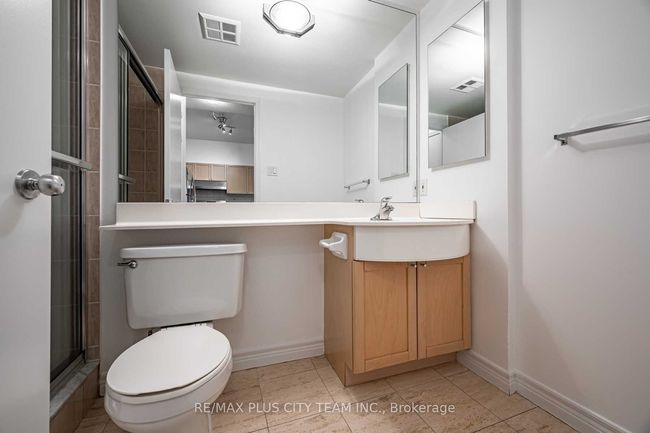 7 - 600 Queens Quay W, Condo with 3 bedrooms, 2 bathrooms and 1 parking in Toronto ON | Image 10