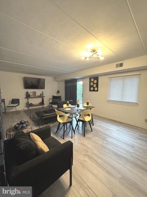 301-6270 Edsall Rd, ALEXANDRIA, VA, 22312-2656 | Card Image