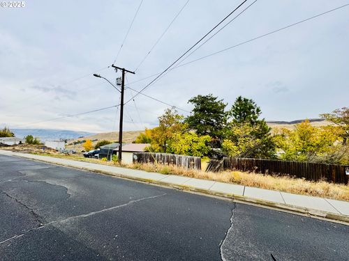 440 Shane Dr, Arlington, OR, 97812-2069 | Card Image