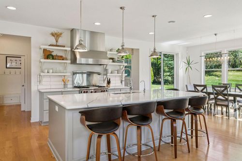 1631 Deephaven Dr, Woodbury, MN, 55129-6231 | Card Image