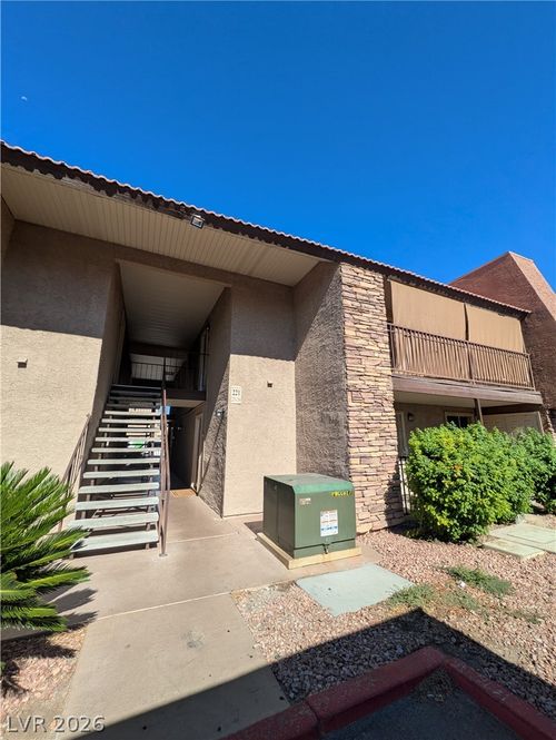 236-5321 River Glen Dr, Las Vegas, NV, 89103-8757 | Card Image