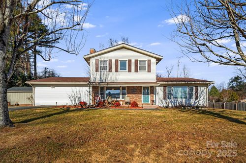 154 Harris St, Spruce Pine, NC, 28777-3128 | Card Image