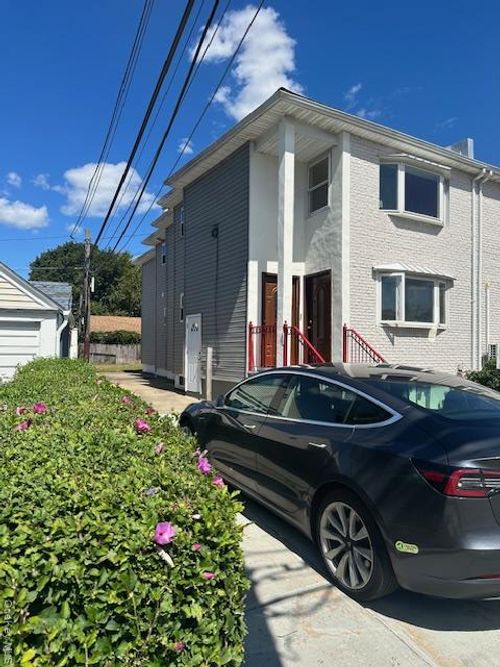 23913 86th Ave, Bellerose, NY, 11426-1248 | Card Image