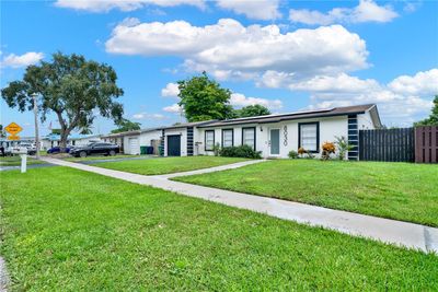 8030 Nw 44th Ct, House other with 3 bedrooms, 2 bathrooms and null parking in Lauderhill FL | Image 3