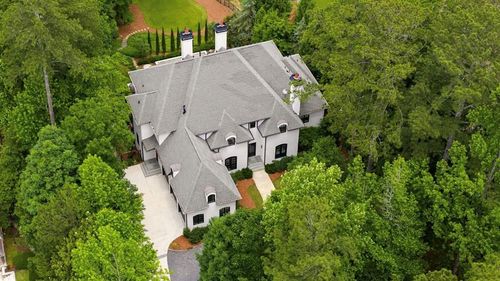725 Londonberry Rd, Sandy Springs, GA, 30327-4957 | Card Image