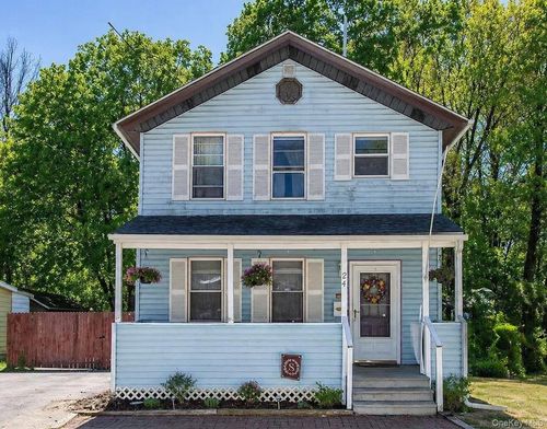 24 E Market St, Hyde Park, NY, 12538-1604 | Card Image