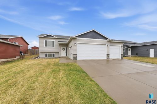 4000 S Pisidian Ave, Sioux Falls, SD, 57110-7670 | Card Image