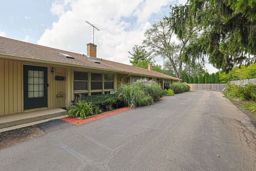 d-924 N Milwaukee Ave, Libertyville, IL, 60048-1954 | Card Image