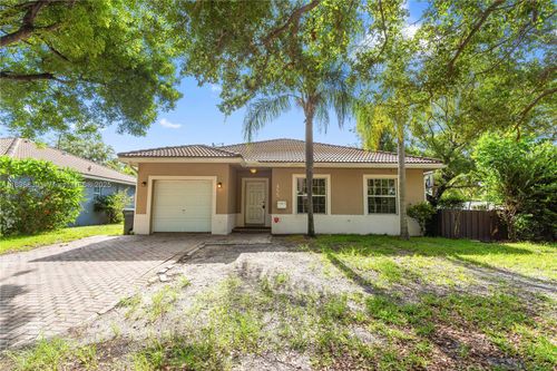 955 S 26th Ave, Hollywood, FL, 33020-5706 | Card Image