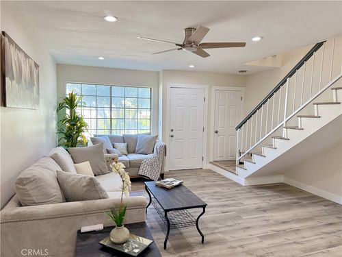 apt-7-810 W Compton Blvd, Compton, CA, 90220-2957 | Card Image