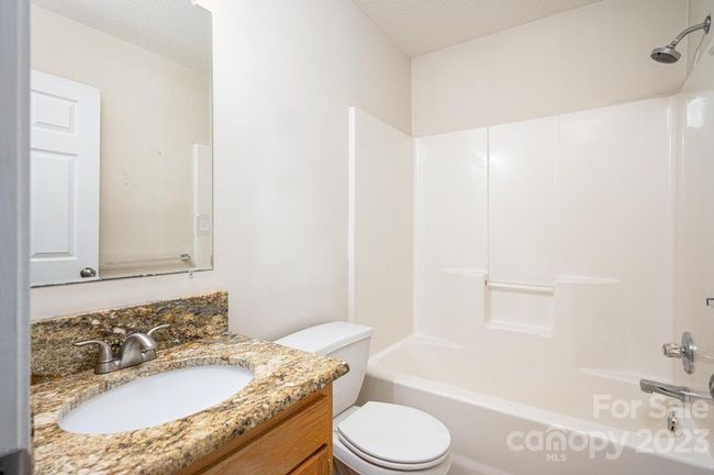 1505 Angela Ct - Hall Bathroom | Image 16