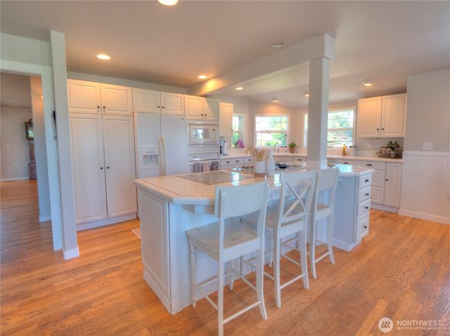 23206 Se 448 Th St, Home with 3 bedrooms, 3 bathrooms and 8 parking in Enumclaw WA | Image 5