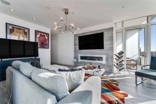 apt-2601-2430 Victory Park Ln, Dallas, TX, 75219-7608 | Card Image