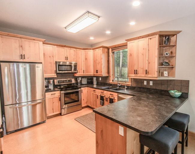 Kitchen Area | Image 9