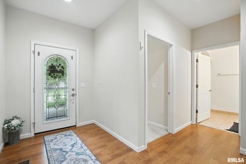 1013 2nd Street Ct, Moline, IL, 61265-1184 | Card Image
