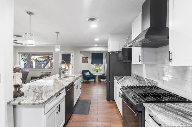 139 Canyon Creek Dr, House other with 4 bedrooms, 4 bathrooms and null parking in Hollywood Park TX | Image 15