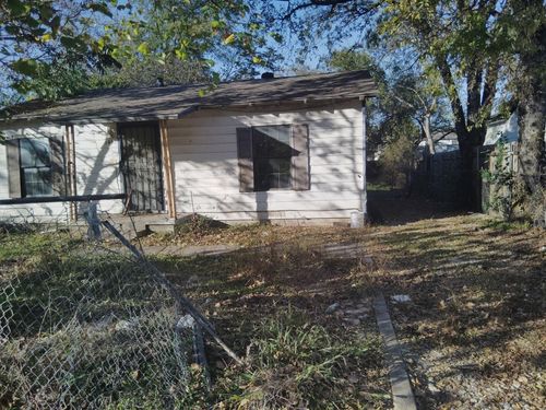 3805 Burton Ave, Fort Worth, TX, 76105-4902 | Card Image