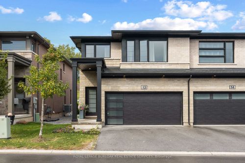 13-4552 Portage Rd, Niagara Falls, ON, L2E0B8 | Card Image
