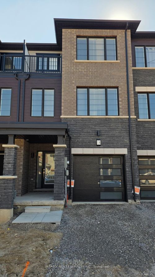 18 Hine Rd, Brantford, ON, N3T0K4 | Card Image