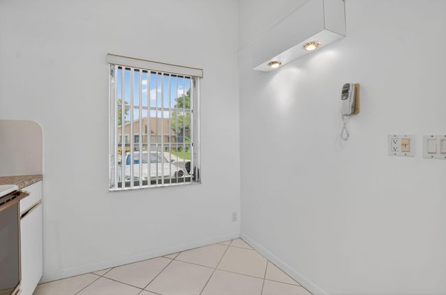 8129 Springtree Rd, Condo with 2 bedrooms, 2 bathrooms and null parking in Boca Raton FL | Image 15