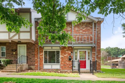 370 Westview Ter, Arlington, TX, 76013-1629 | Card Image