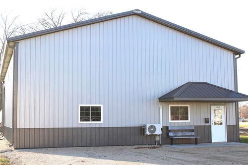 305 S Oak St, Windsor, IL, 61957 | Card Image