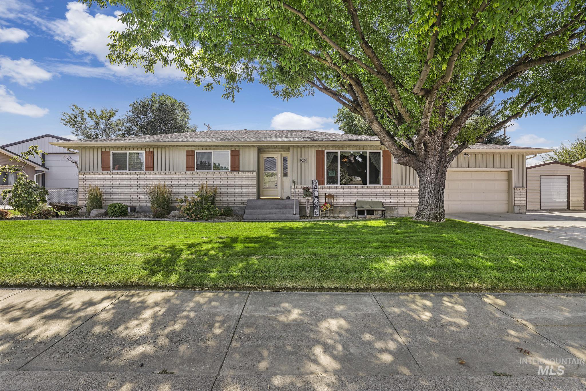 17th St, Burley, ID 83318
