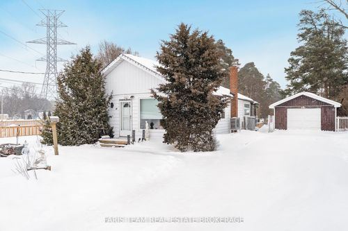 11 Park Ave, Holland Landing, ON, L9N1G9 | Card Image