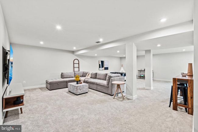 8005 International Dr, House other with 6 bedrooms, 5 bathrooms and null parking in WARRENTON VA | Image 41