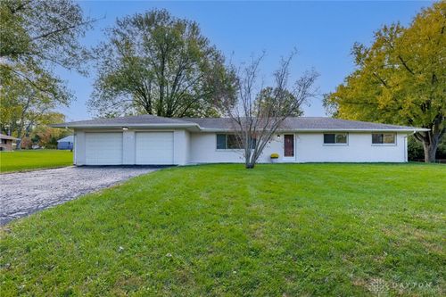 9375 Shawhan Dr, Centerville, OH, 45458-3740 | Card Image