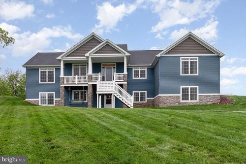 5001 Beagle Rd, ELIZABETHTOWN, PA, 17022-9027 | Card Image