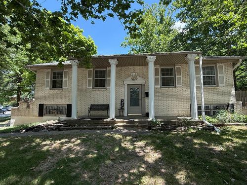 3301 E 106th Ter, Kansas City, MO, 64137-1702 | Card Image