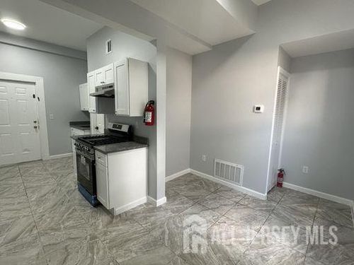 1b-208 5th St, Elizabethport, NJ, 07206-1433 | Card Image